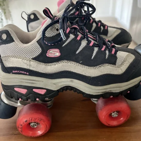 Skechers Sport 4 Wheelers Roller Skates Navy Hot Pink Women's 1910-NVHP Sz 8.5 - Picture 1 of 7